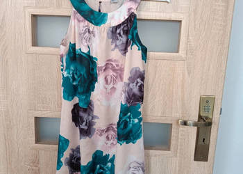 Elegancka sukienka w kwiaty H&M r. S