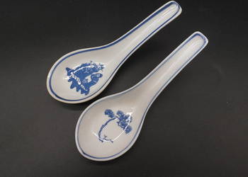 Chińskie porcelanowe łyżki, 2 szt.,