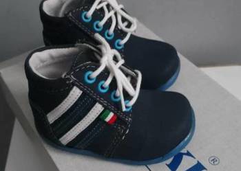 Buty granatowe rozmiar 18  (nr79)