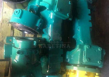 John Deere 3415 3420 - Zwolnica Półoś Zwrotnica Most