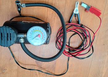 KOMPRESOR SAMOCHODOWY SPRĘŻARKA POMPKA 300 PSI 12V