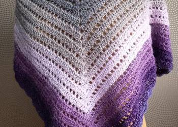 Ręcznie robiona ażurowa chusta w odcieniach szarości