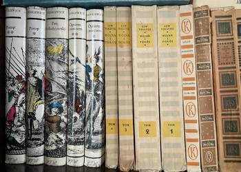 Księgozbiory okres PRL: epopeje, powieści, słowniki, przewodniki