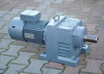 Motoreduktor dwubiegowy 1.5/2.2kw. 14/27obr. z hamulcem. Firmy SEW.