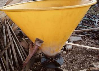 Rozsiewacz nawozów duży 300 l grasz rol