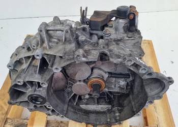 Volvo S60 V70 II 2.4 D5 SKRZYNIA BIEGÓW 666R-7002-BB 9482374