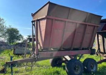 Przyczepa do zbioru traw , warzyw . Przyczepa wysokiego zaladunku transport