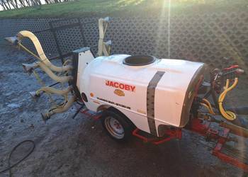 Opryskiwacz sadowniczy do porzeczek z przystawką dyfuzorową