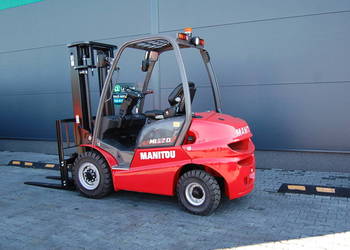 WÓZEK WIDŁOWY MANITOU MI25D