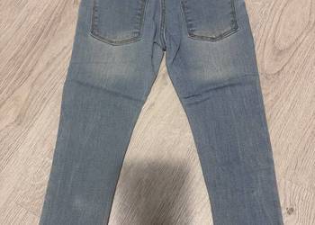 Ubranka chłopięce w rozmiarze 104