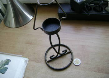 Starocie z PRL - Metaloplastyka = świecznik 20 cm wysokości