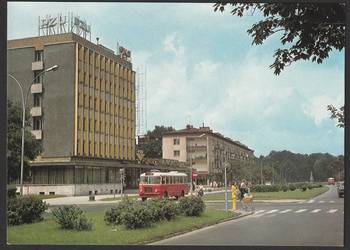 NOWY SĄCZ - ALEJA WOLNOŚCI - 1977 - BEZ OBIEGU NOWY SĄCZ - ALEJA WOLNOŚCI - 1977 - BEZ OBIEGU