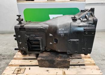 New Holland T7  Obudowa 84335605