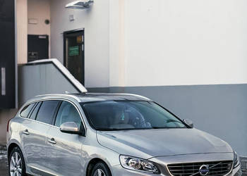 Volvo V60 T5 245km stan Perfect