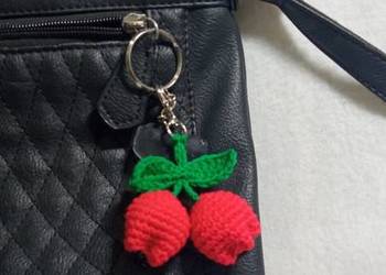 Tulipany wykonane na szydełku, brelok