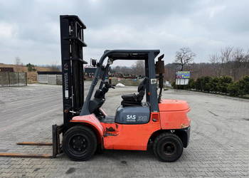 wózek widłowy TOYOTA 7FDF30 diesel 3000kg 4.50m przesuw 8600mtg 2001'