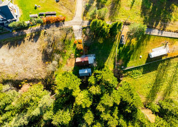 Działka budowlana z domem letniskowym