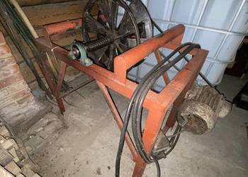 Korowarka do drewna, palików, żerdzi