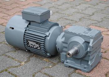 Motoreduktor kątowy 1.5kw. 50obr. z hamulcem. Firmy SEW