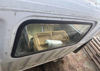 Szyba tylnia tył Mazda E2200