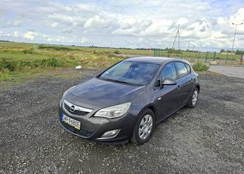Opel Astra j 1,3 cdti 2011r