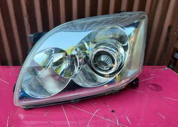 Toyota Avensis 03r lampa przednia lewa nowa
