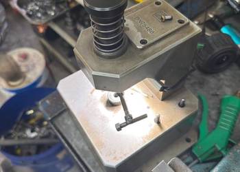 Szlifierka do zaworków wtryskiwaczy elektromagnetycznych Bosch