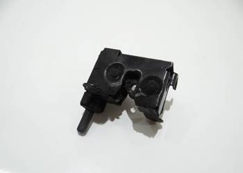 ZAMEK MASKI PRAWY BMW E65 LCI 8240599