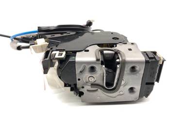 ZAMEK DRZWI PRAWY TYŁ MERCEDES X204 SUV A2047301435 08-15