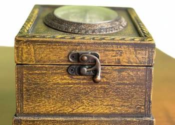 Szkatułka z zegarem