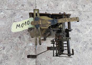 M010 Mechanizm starego zegara ściennego HAU cztery młotki