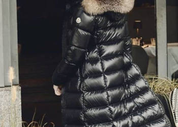 Puchowy płaszcz kurtka Moncler
