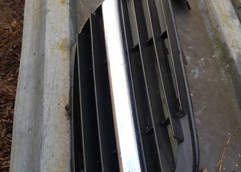 Nissan Almera tino 2003r grill atrapa przod