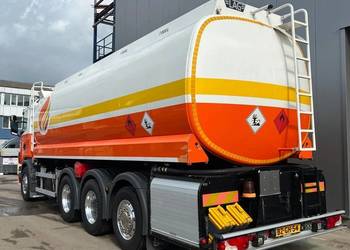 Cysterna do paliwa 8x2 Scania G 400