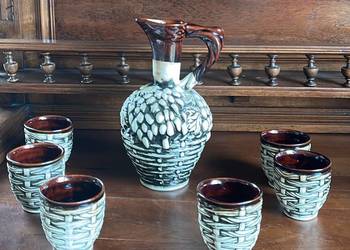 Zestaw ceramiczny. Karafka i 6 czarek