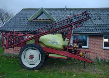 Opryskiwacz Hardi Commander  2400 litrów szerokość 21 metrów