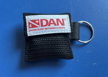 Maseczka do sztucznego oddychania DAN – jednorazowa, w formie breloczka