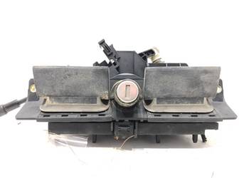 KLAMKA KLAPY TYŁ AUDI A6 C5 8D9827565H Sedan/Limuzyna 97-05