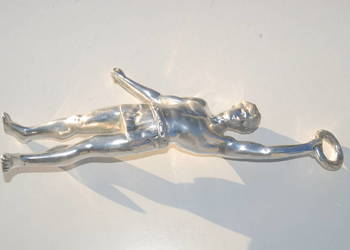 Stara aluminiowa figurka statuetka trofeum posąg sportowca lata 40/50 antyk