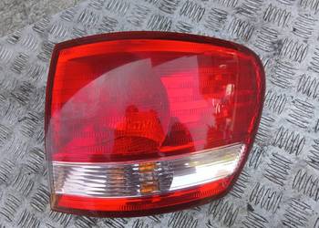 Lampa prawa tylna Toyota Avensis Verso 01-03r