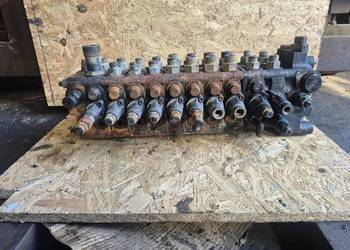 Rozdzielacz Hydrauliczny KOMATSU PC80 MR-3