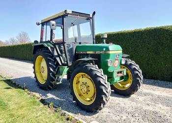 John Deere 2040