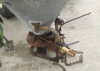 Rozsiewacz nawozów; Lejek