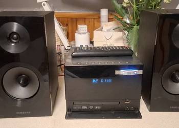 Mini wieża Samsung MM-E330D z USB