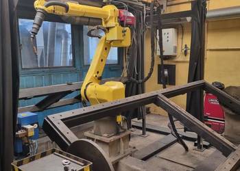 Zrobotyzowane stanowisko spawalnicze FANUC Arc Mate 120iC/12L