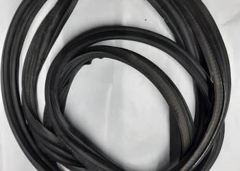 Opel Zafira B  uszczelka klapy tylnej klapy tył