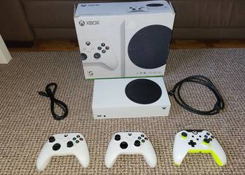 Konsola Xbox Series S 512gb SSD, aż 3 pady, gry, pudełko, kable