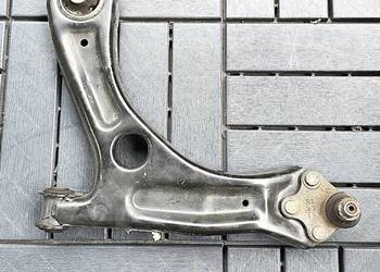 Używany oryginalny  wahacz lewy 1S0407151 VW UP SEAT MII SKODA CITIGO