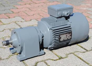 Motoreduktor dwubiegowy 0.3/1.3kw. 28/116obr./min. z hamulcem. Firmy SEW