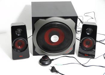 Potężny zestaw głośników Subwoofer + dwie satelitki (głośniki) TRUST GXT 38